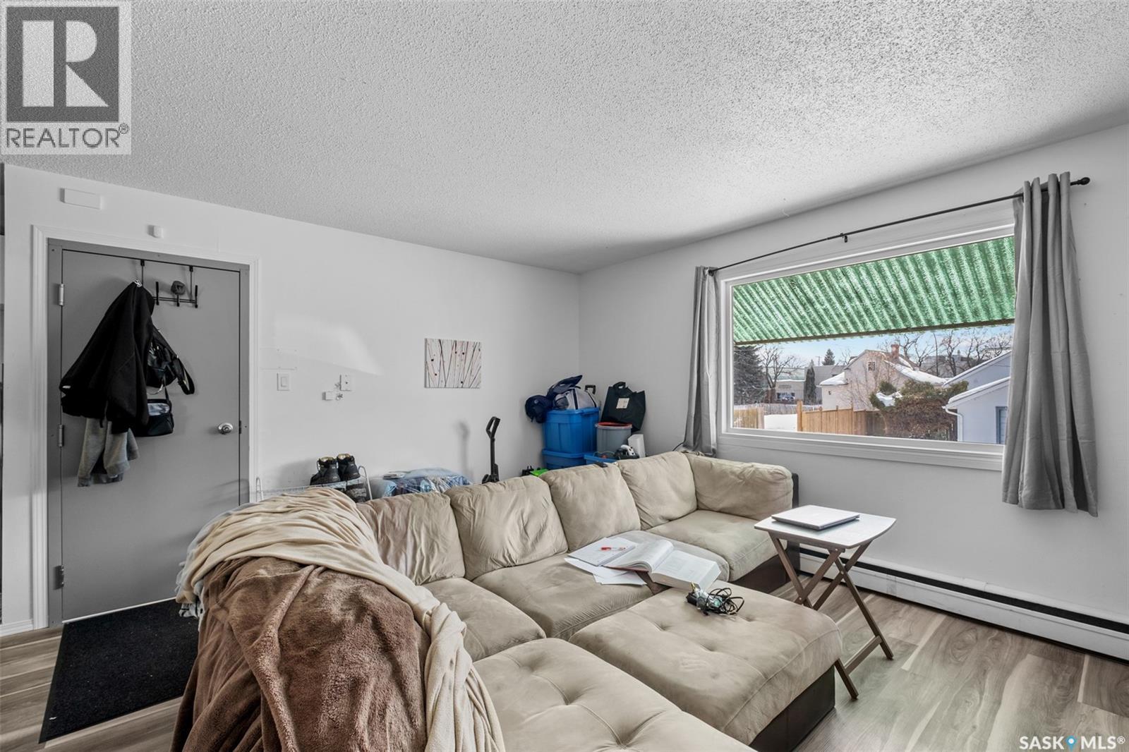 419 9th Street E Property Photo 7