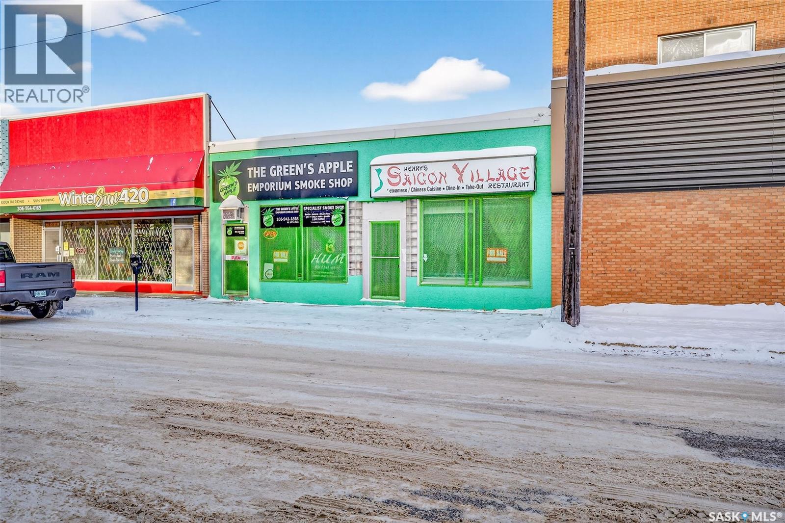 56 13th Street W Property Photo 2