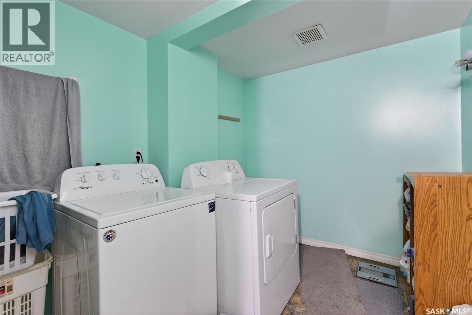 56 13th Street W Property Photo 23