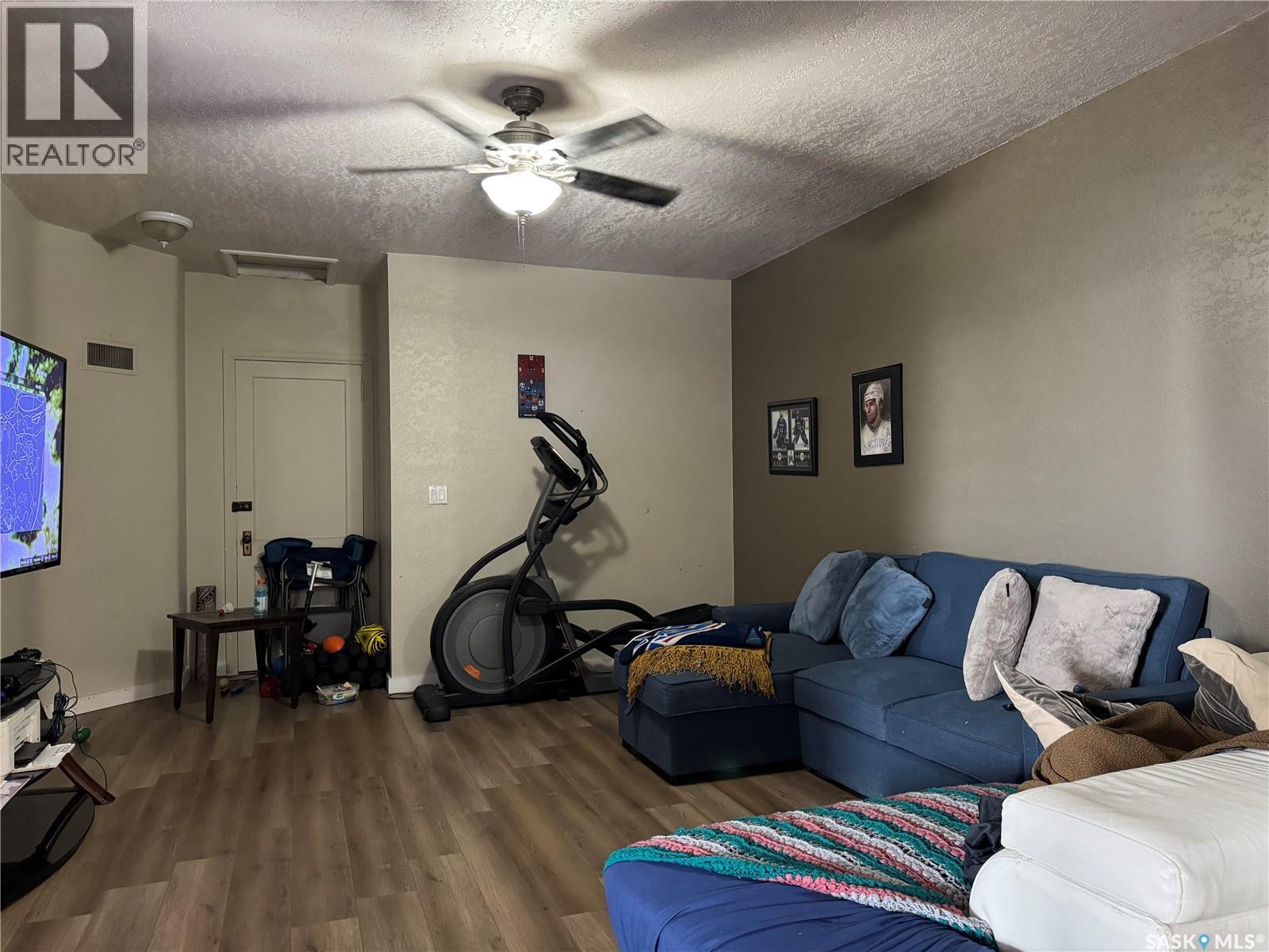 222 Bosworth Street Property Photo 3