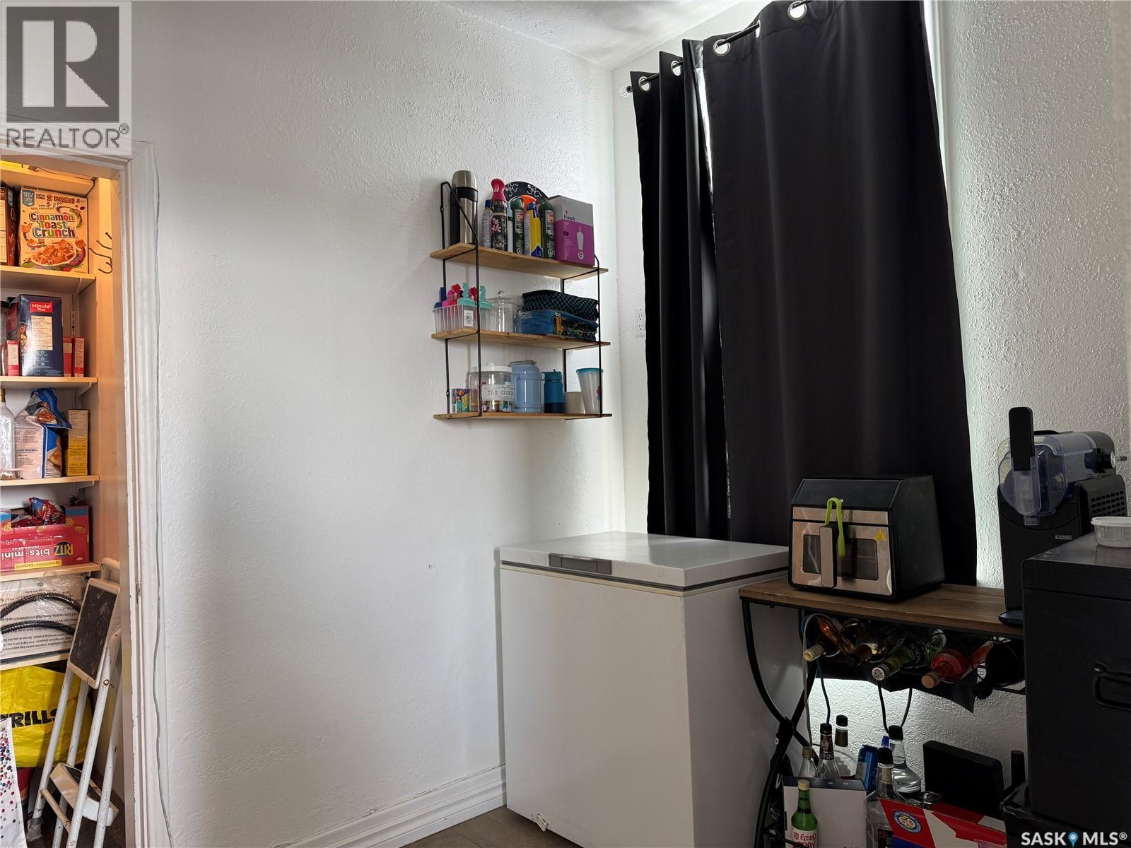 222 Bosworth Street Property Photo 7