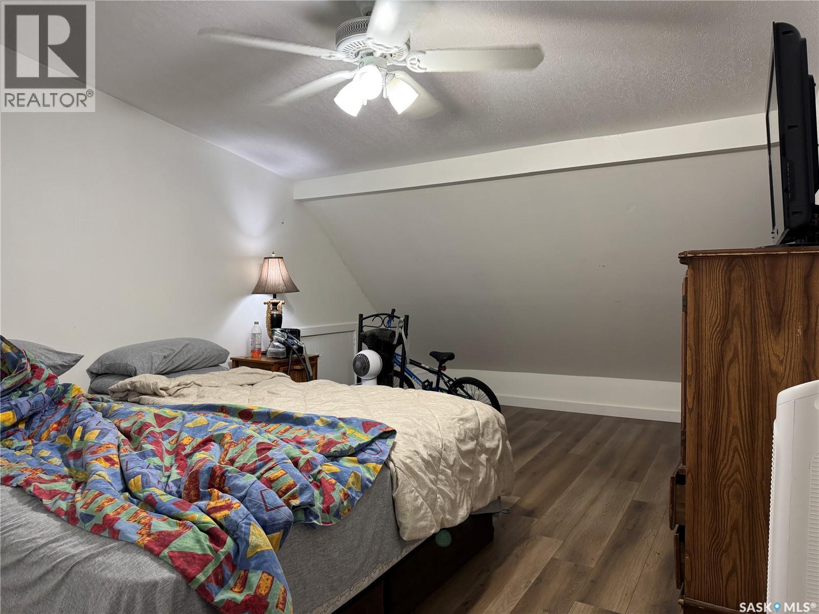 222 Bosworth Street Property Photo 8