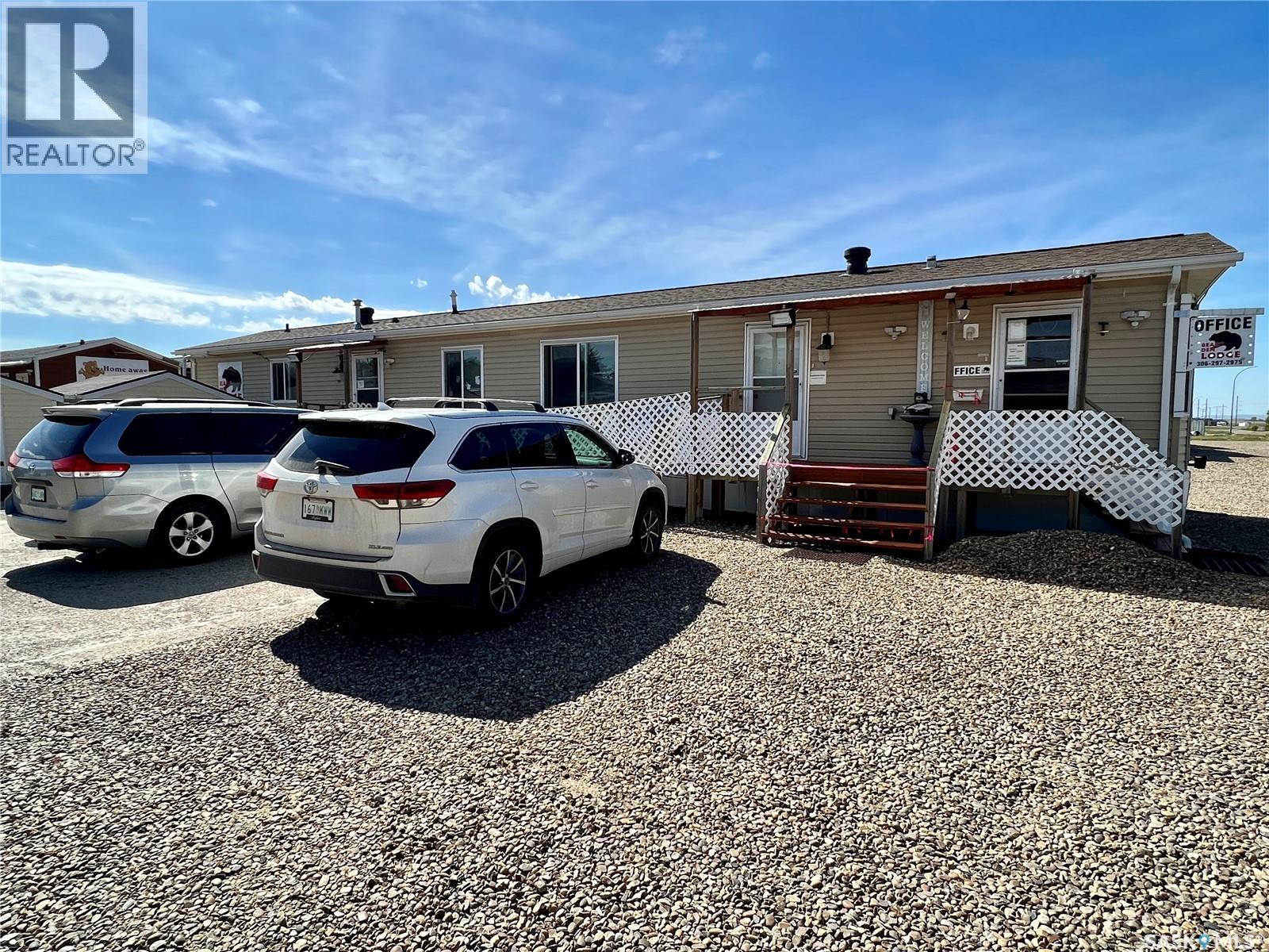 554 5th Avenue W Property Photo 2