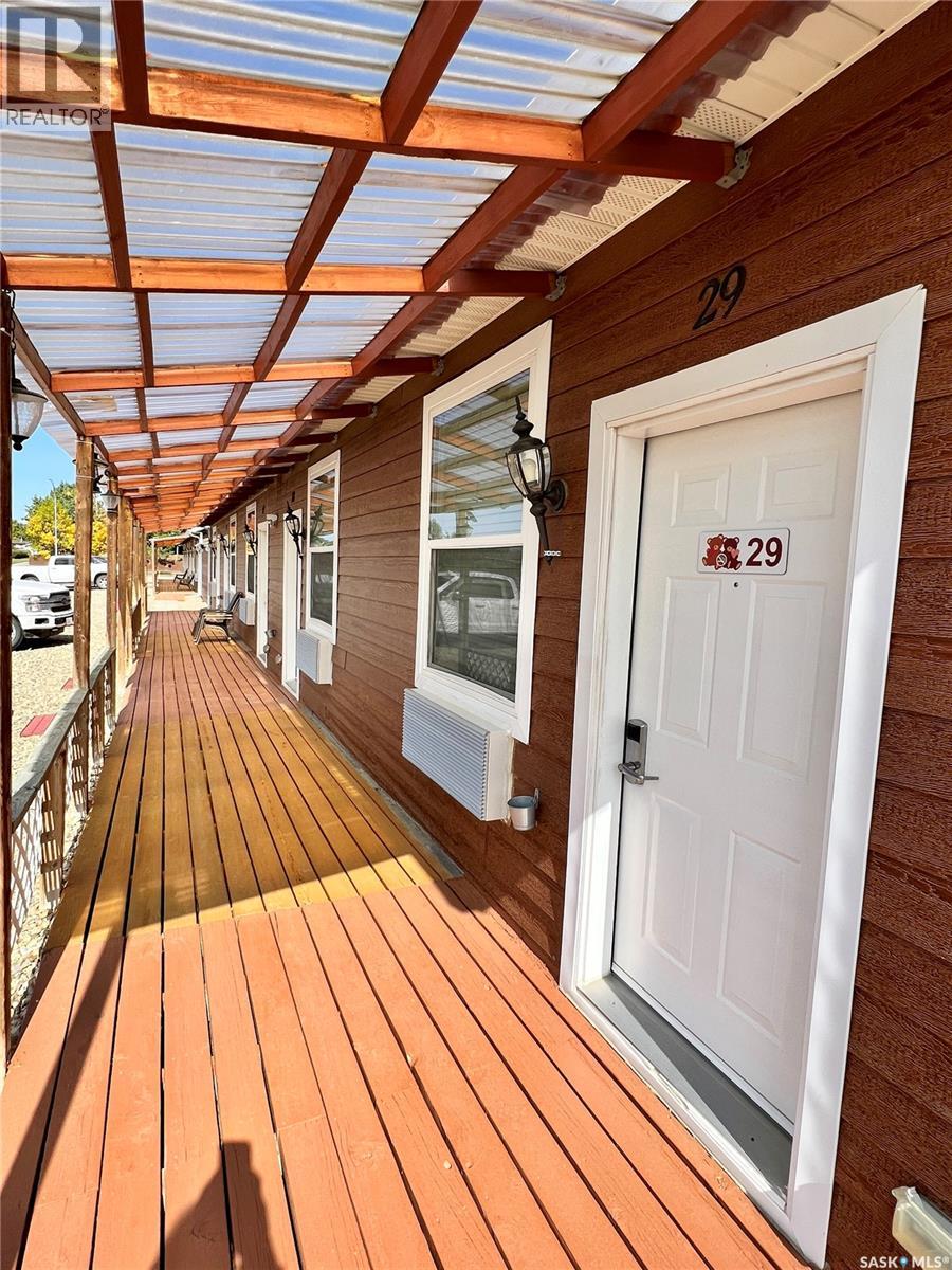 554 5th Avenue W Property Photo 8