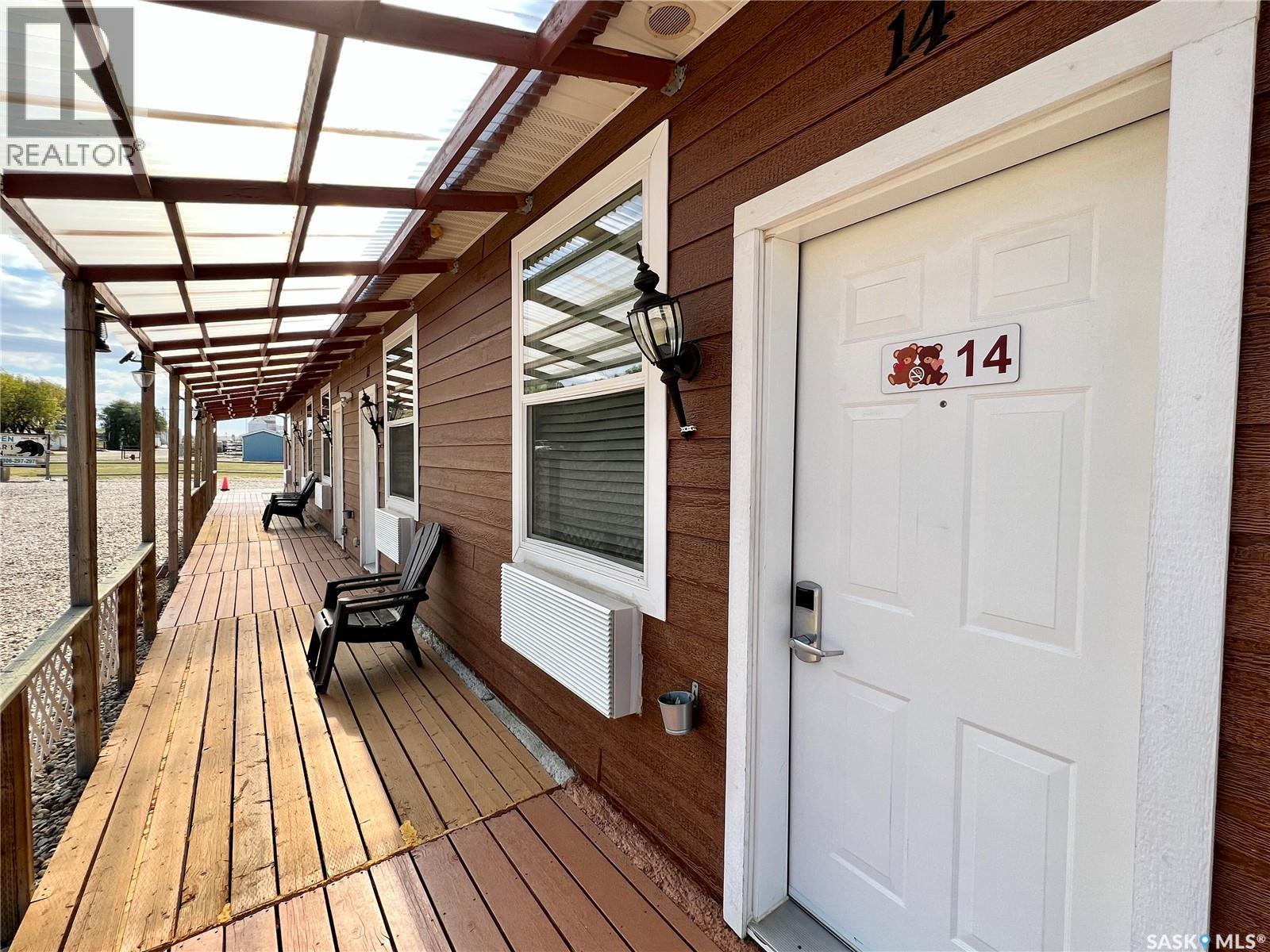 554 5th Avenue W Property Photo 12