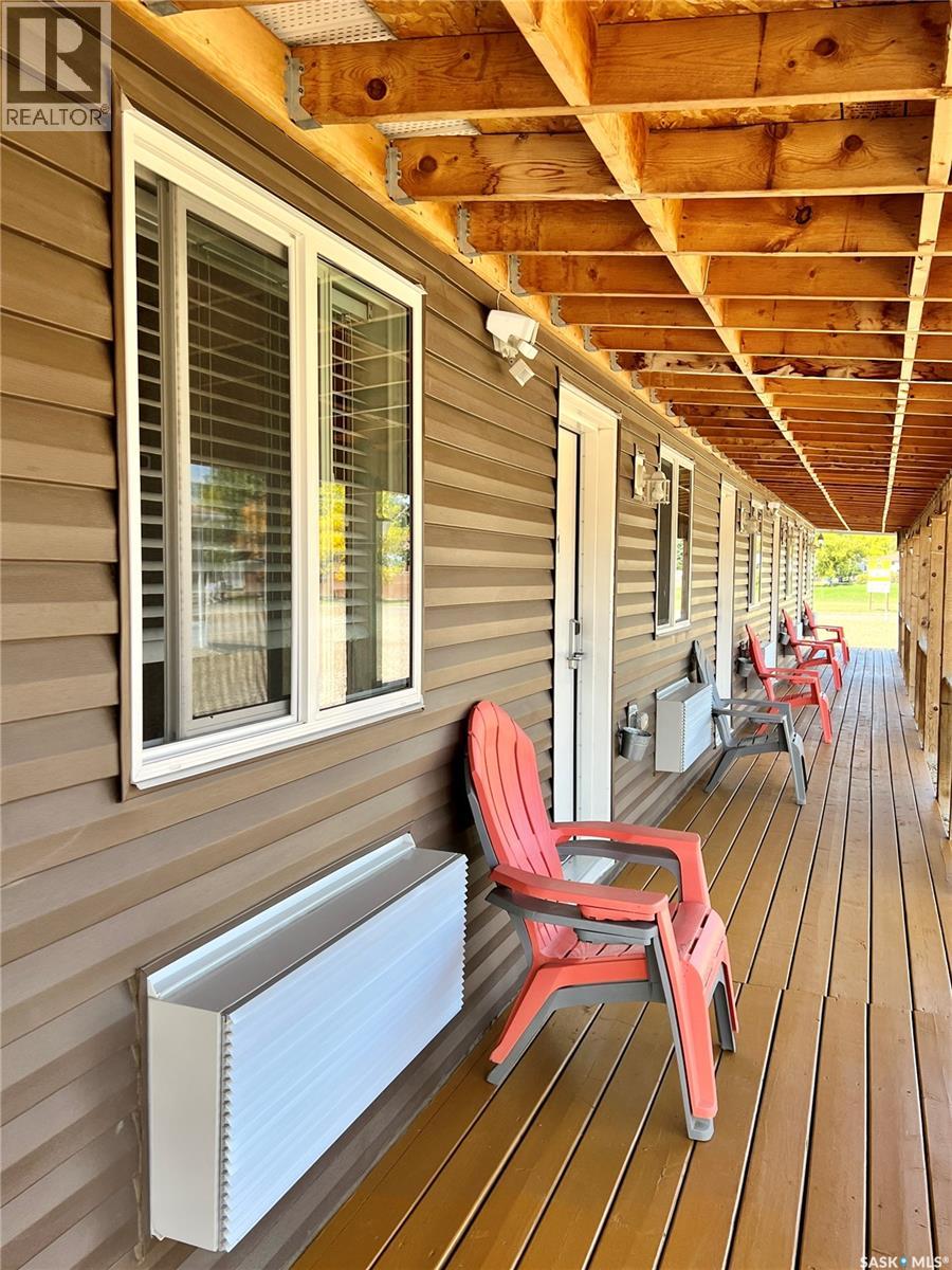 554 5th Avenue W Property Photo 22