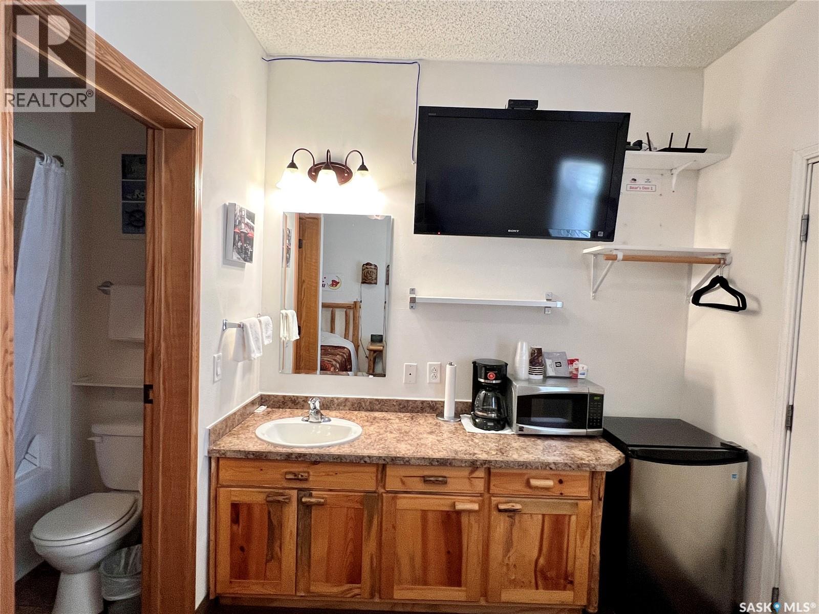 554 5th Avenue W Property Photo 24