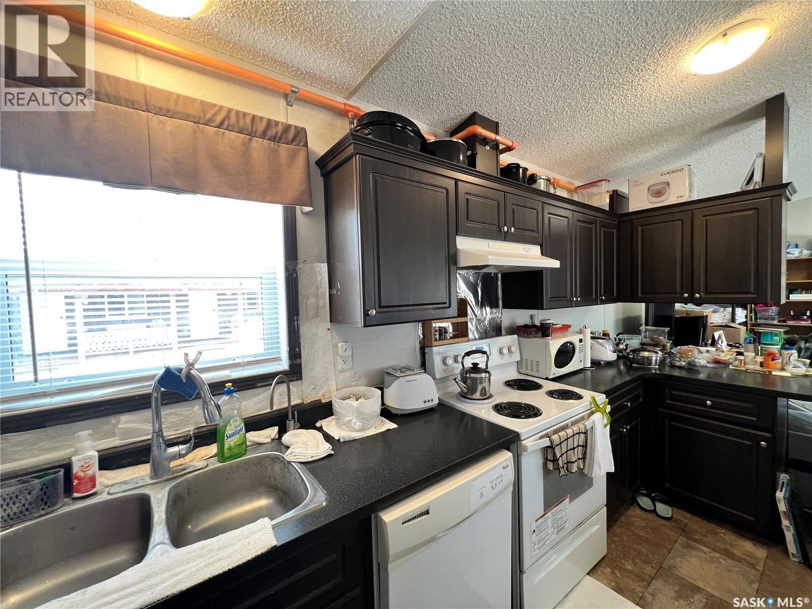 554 5th Avenue W Property Photo 28