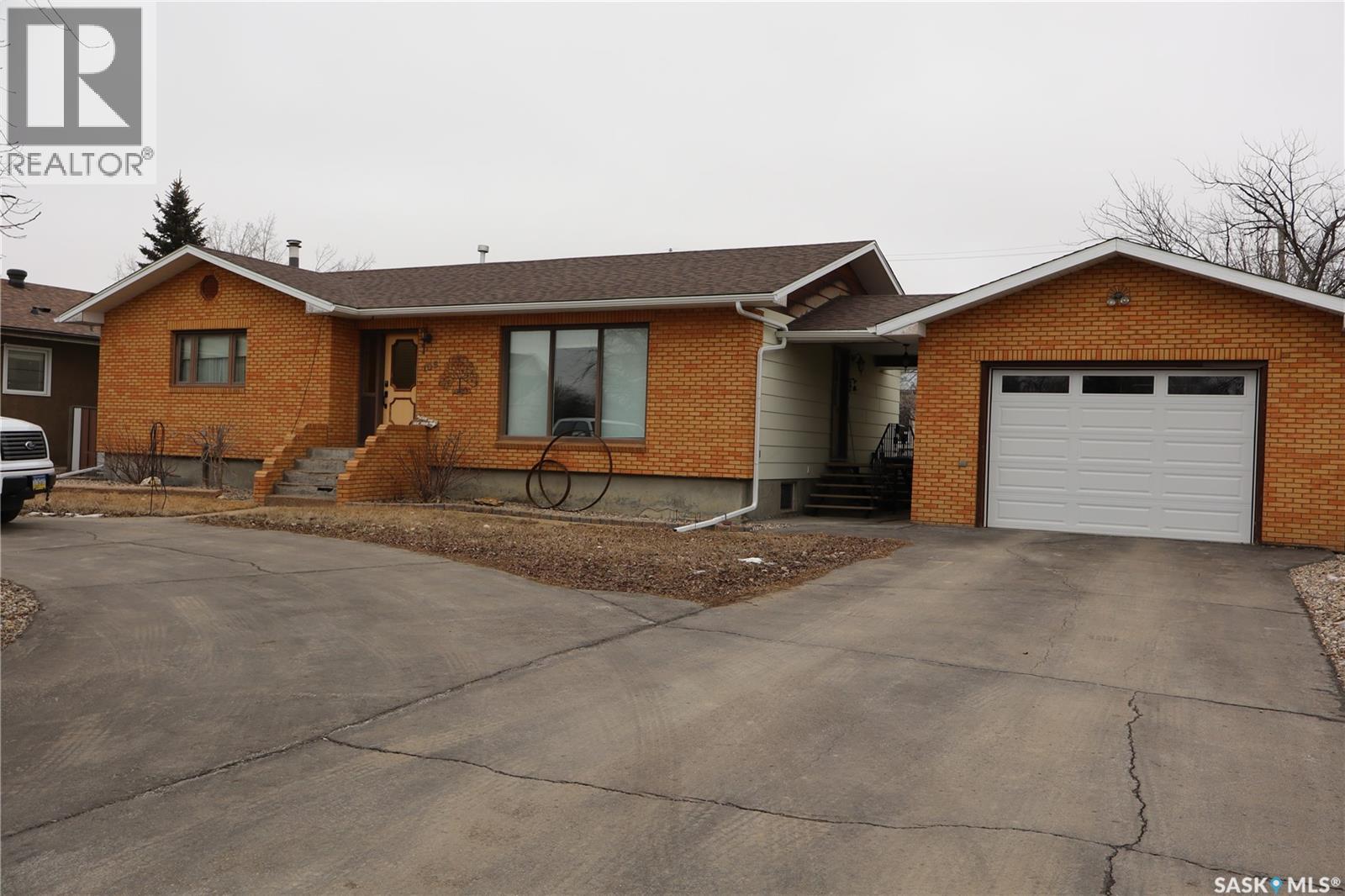 105 Magnan Street Property Photo 1