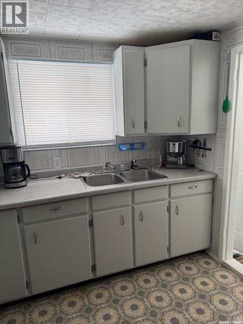 692 Aqualane Avenue Property Photo 2