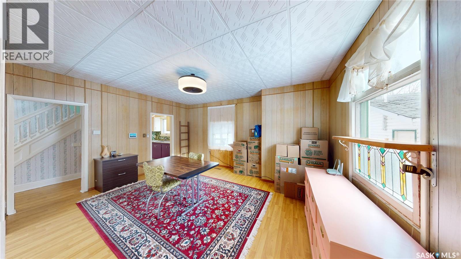 107 3rd Avenue E Property Photo 9