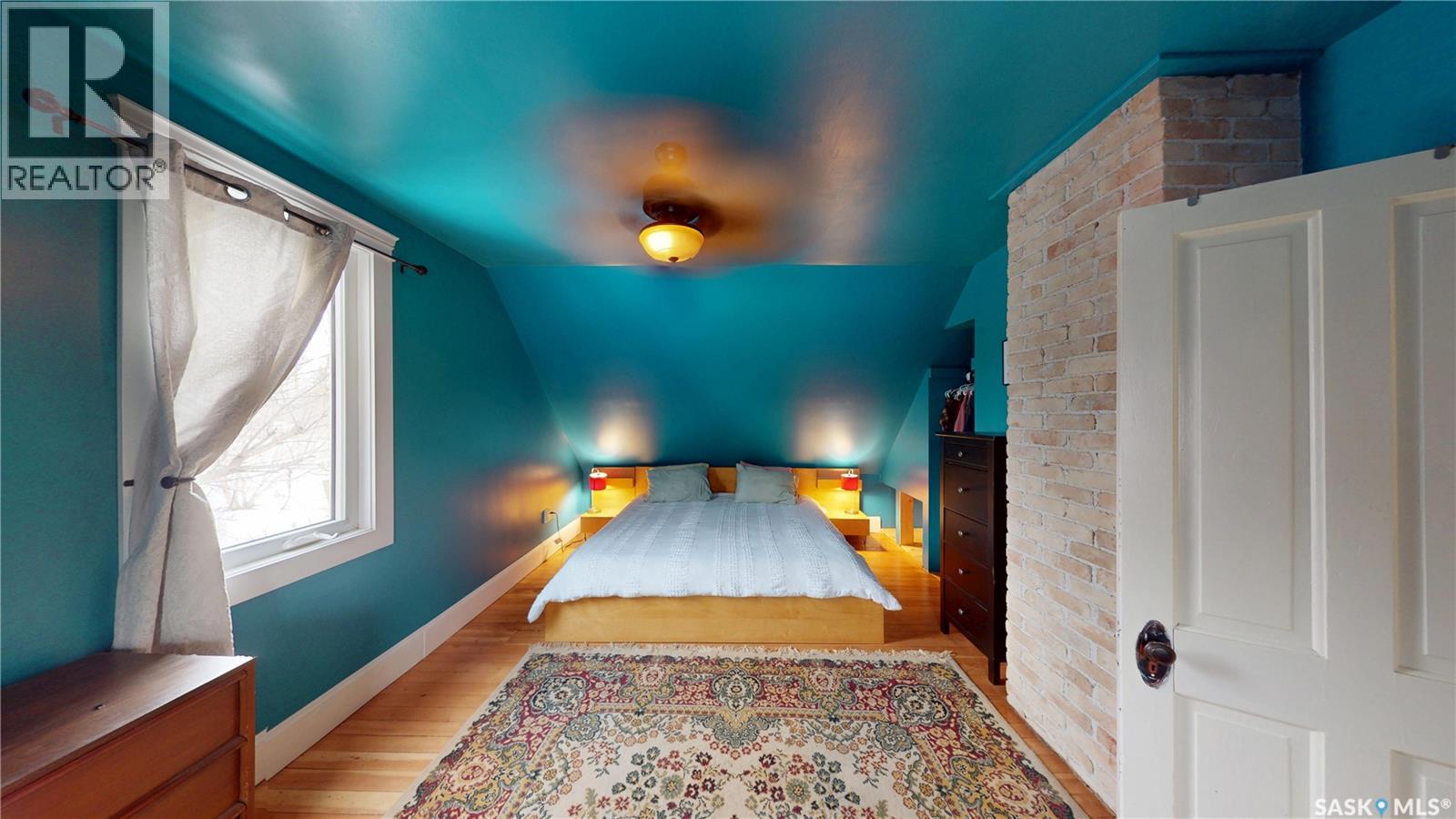 107 3rd Avenue E Property Photo 14