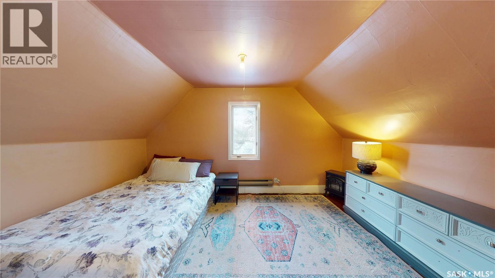 107 3rd Avenue E Property Photo 18