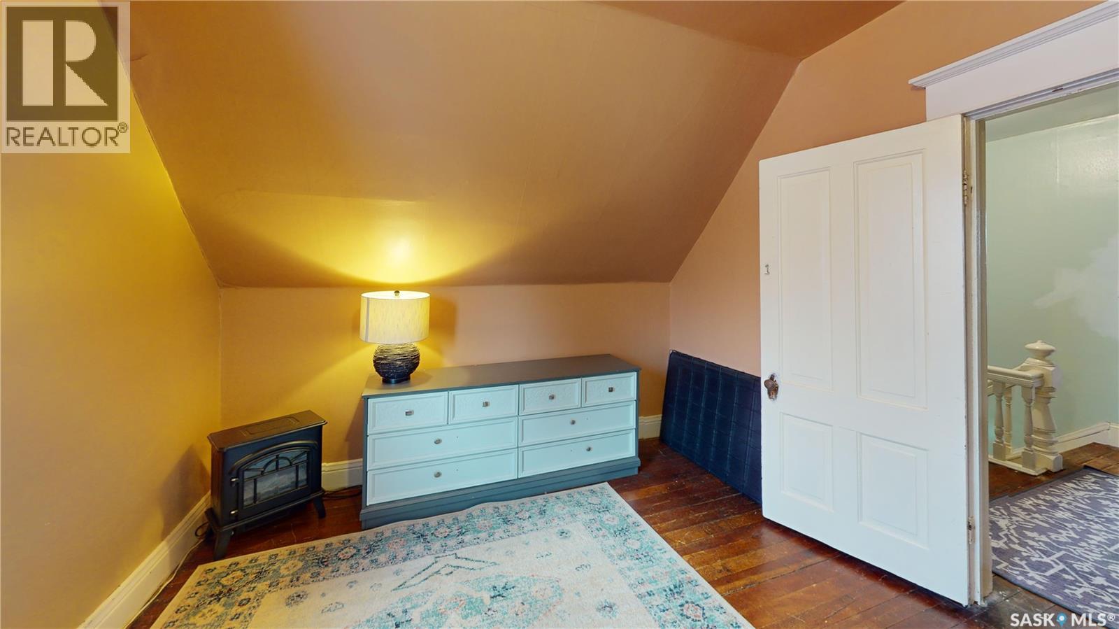 107 3rd Avenue E Property Photo 19