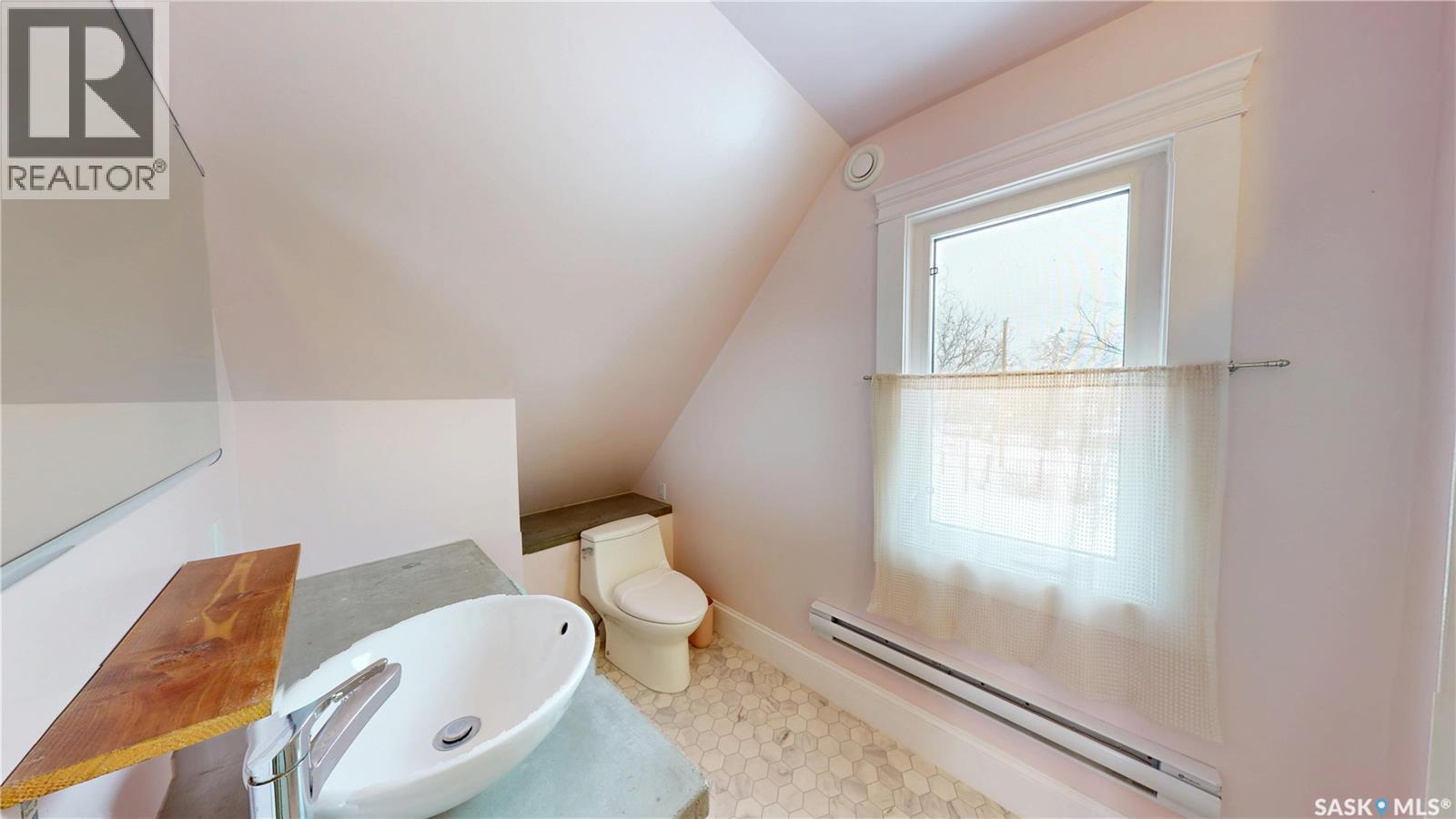 107 3rd Avenue E Property Photo 20
