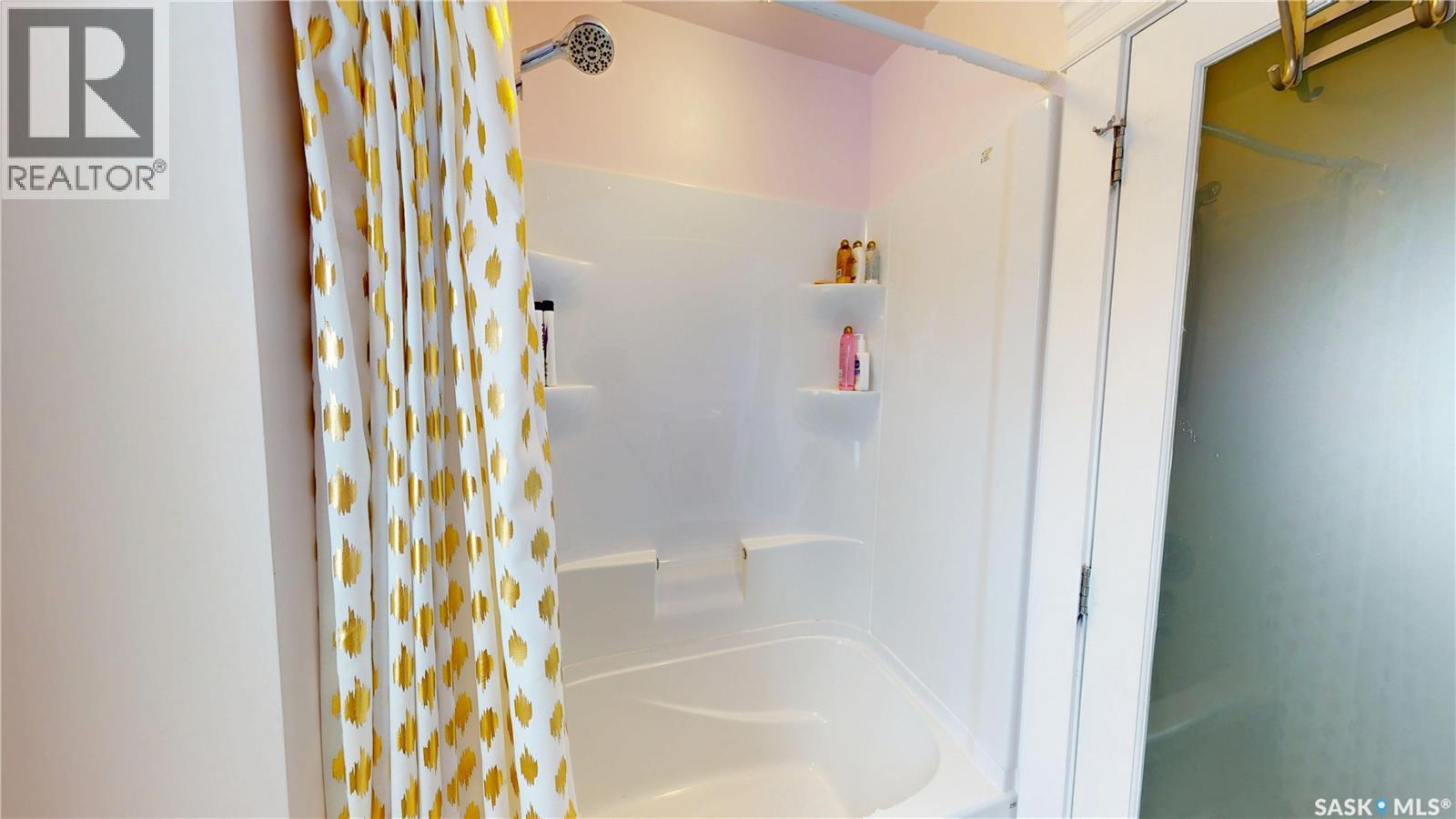 107 3rd Avenue E Property Photo 22
