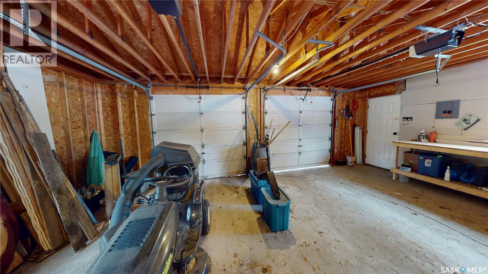 107 3rd Avenue E Property Photo 30