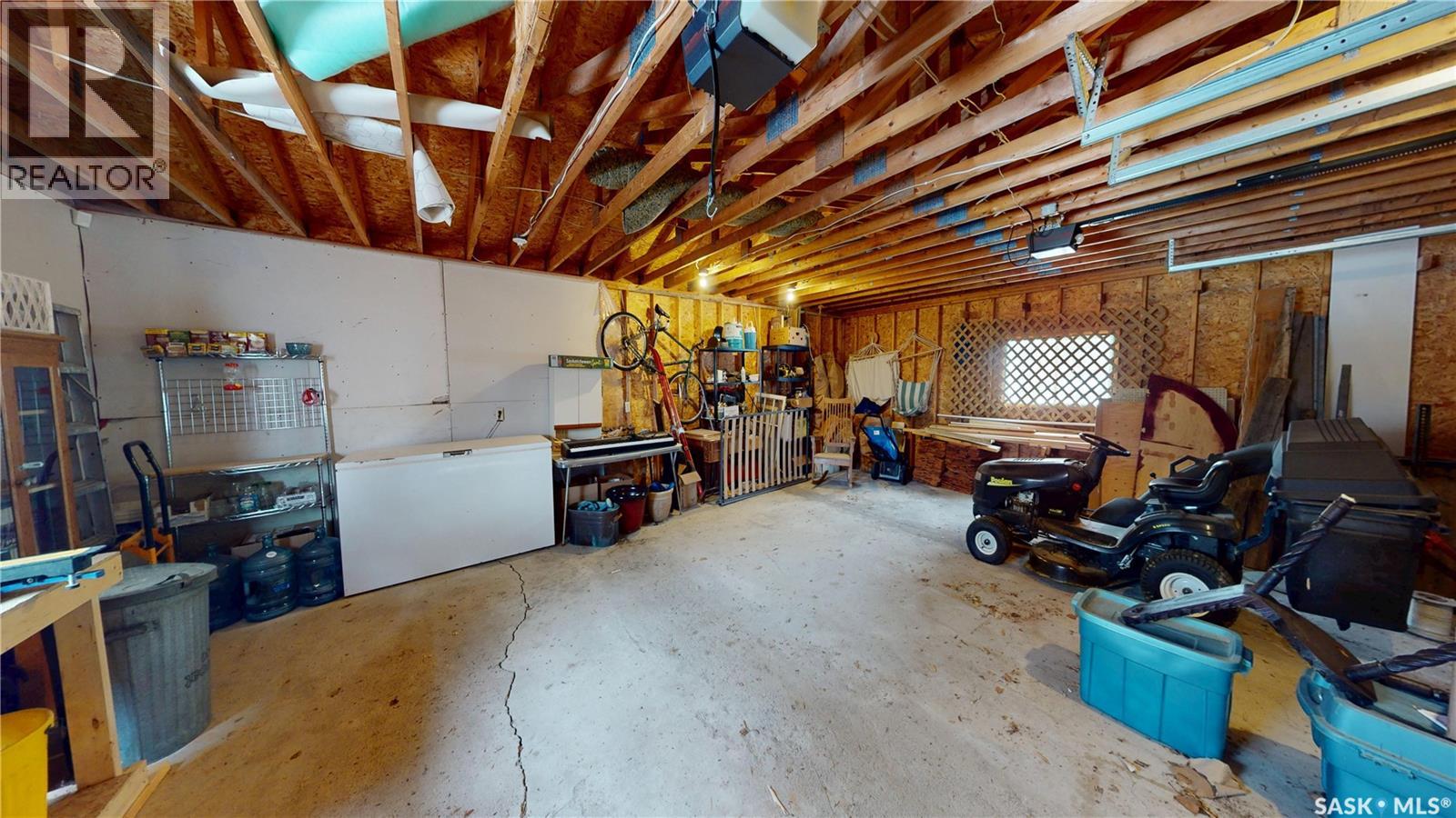 107 3rd Avenue E Property Photo 31