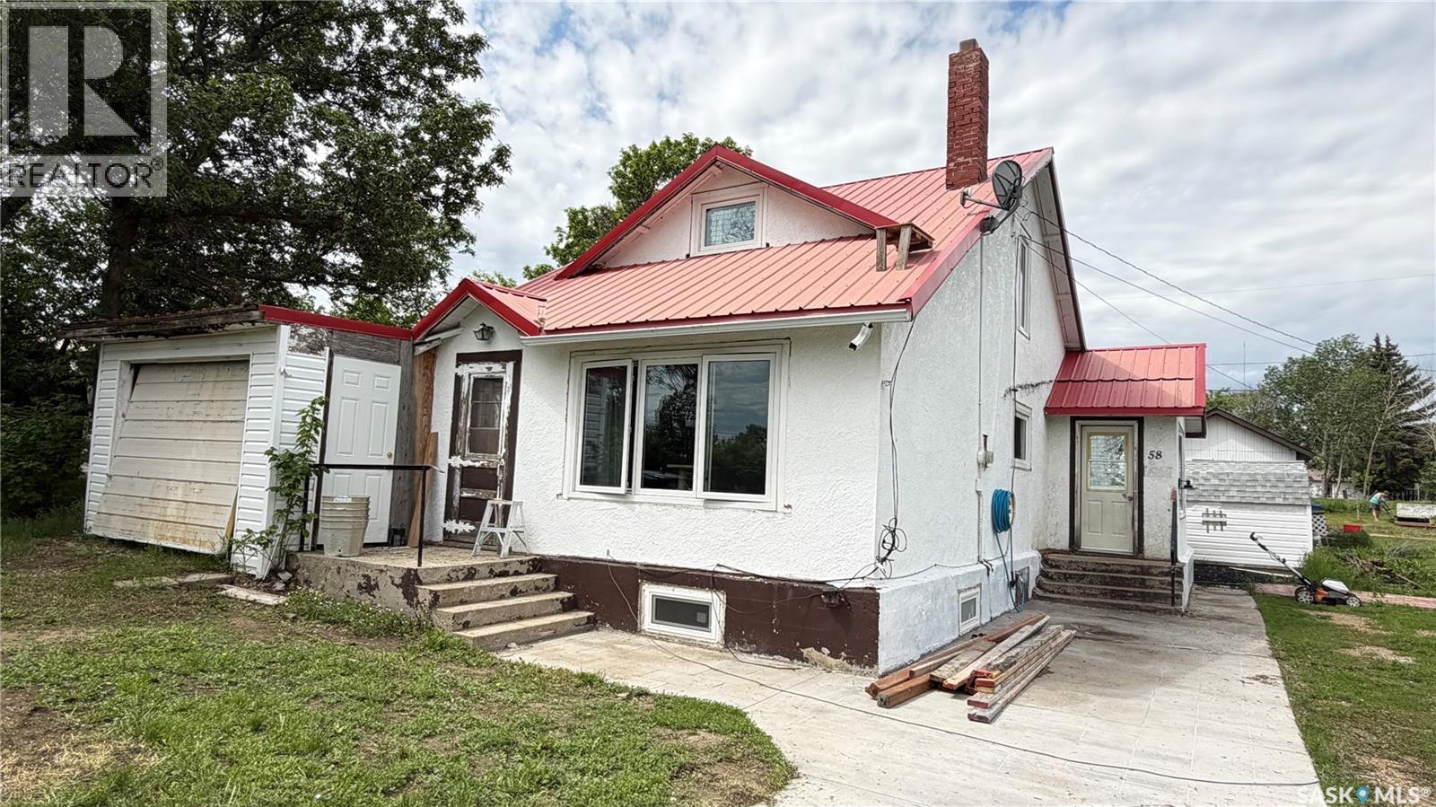 58 2nd Street Property Photo 1