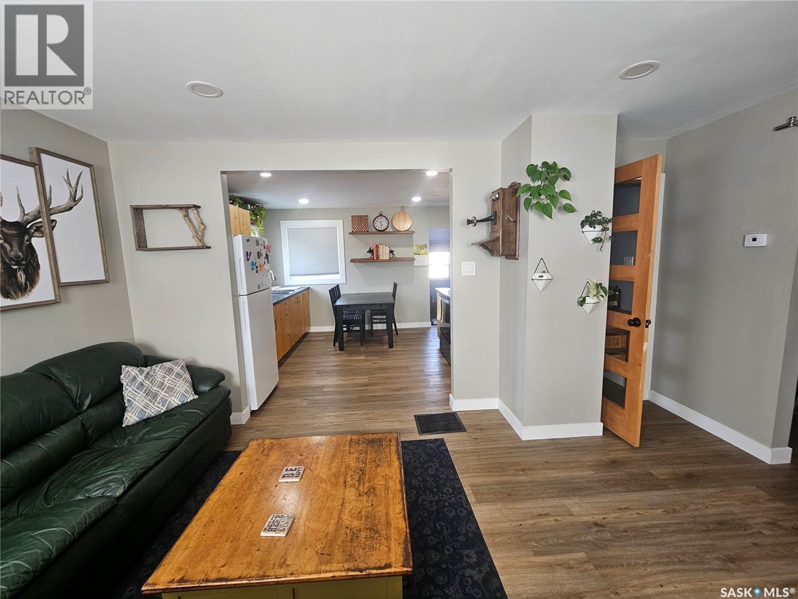 20 15th AVENUE SE Property Photo 1
