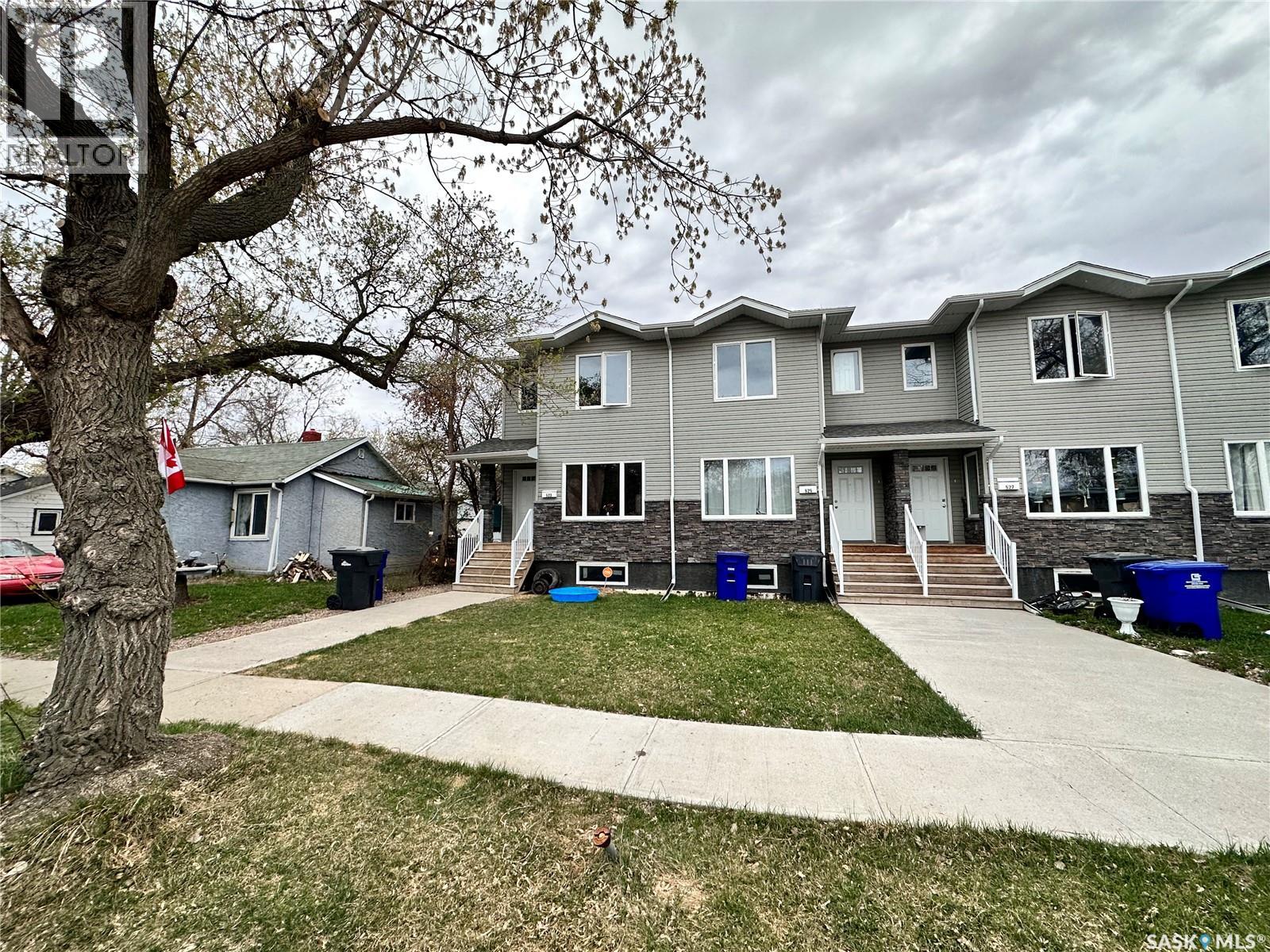 527 Alexandra STREET Property Photo 1