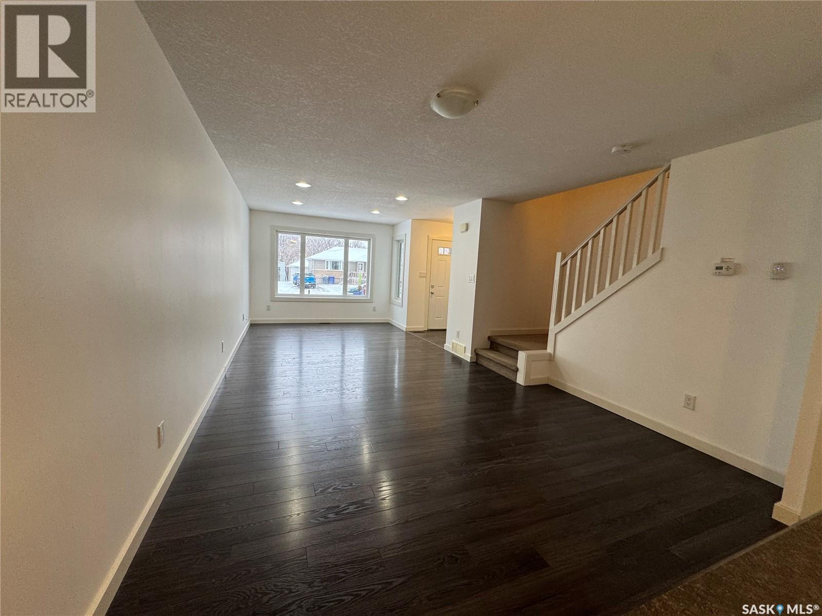 527 Alexandra Street Property Photo 4