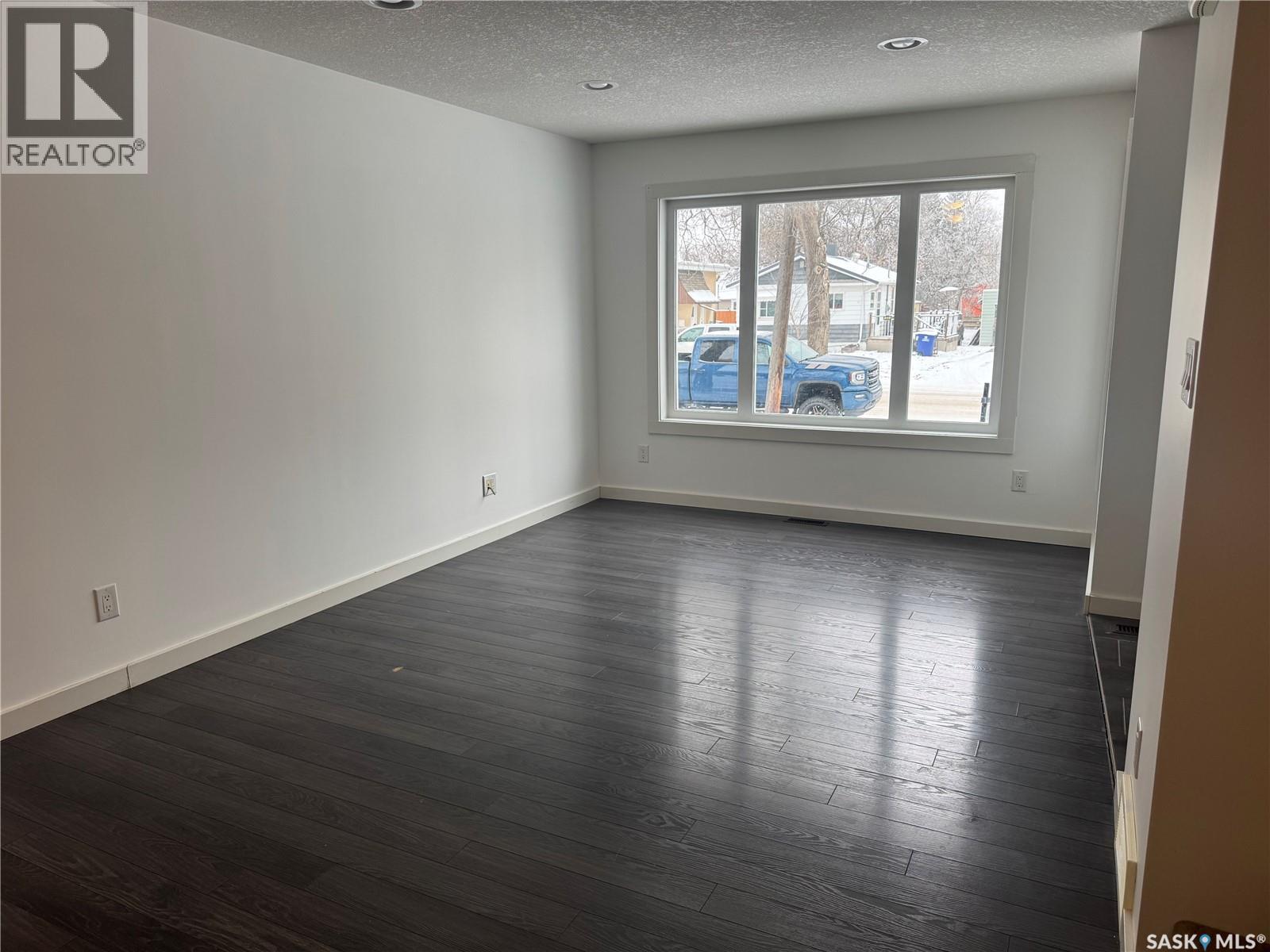 527 Alexandra Street Property Photo 7