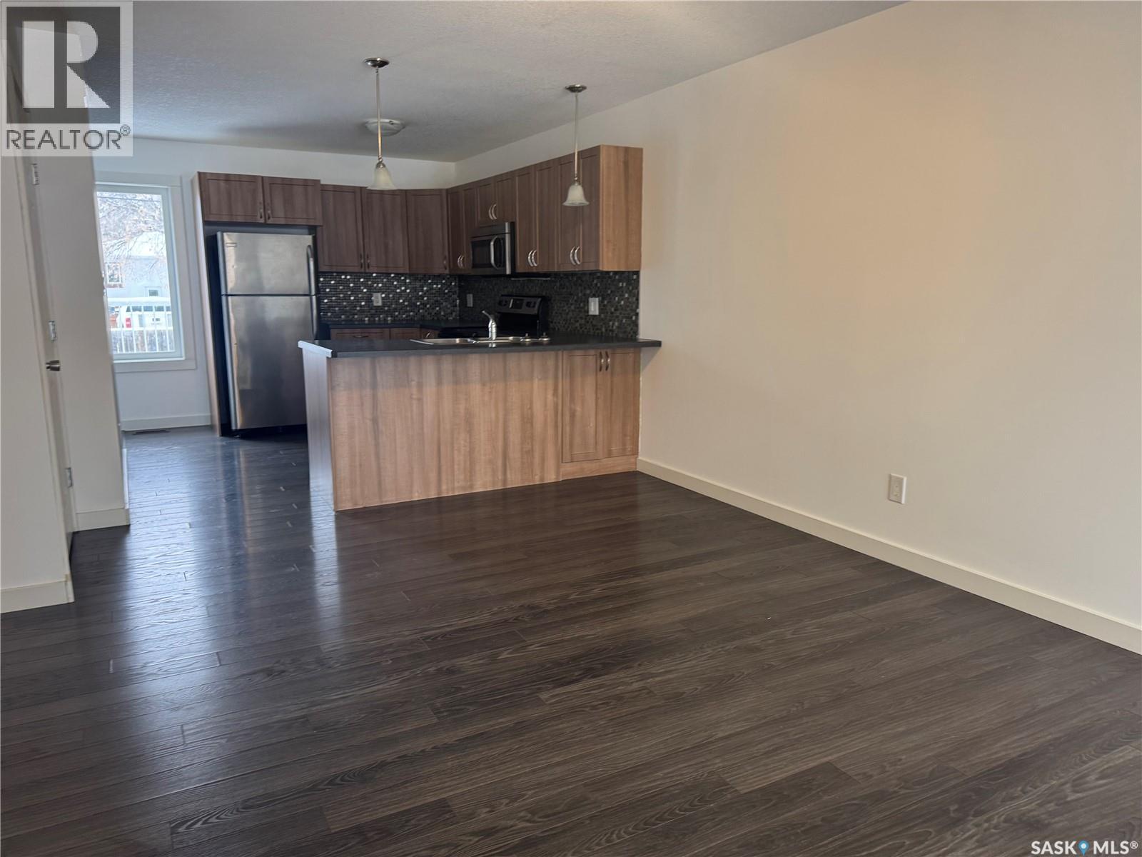 527 Alexandra Street Property Photo 11
