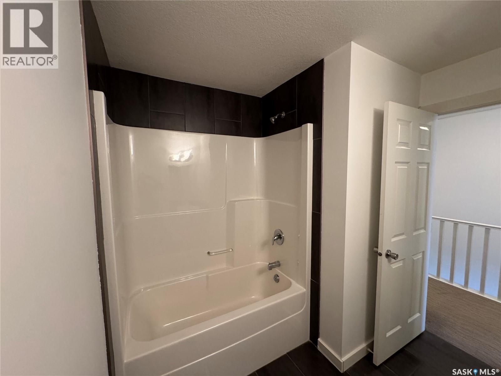 527 Alexandra Street Property Photo 24