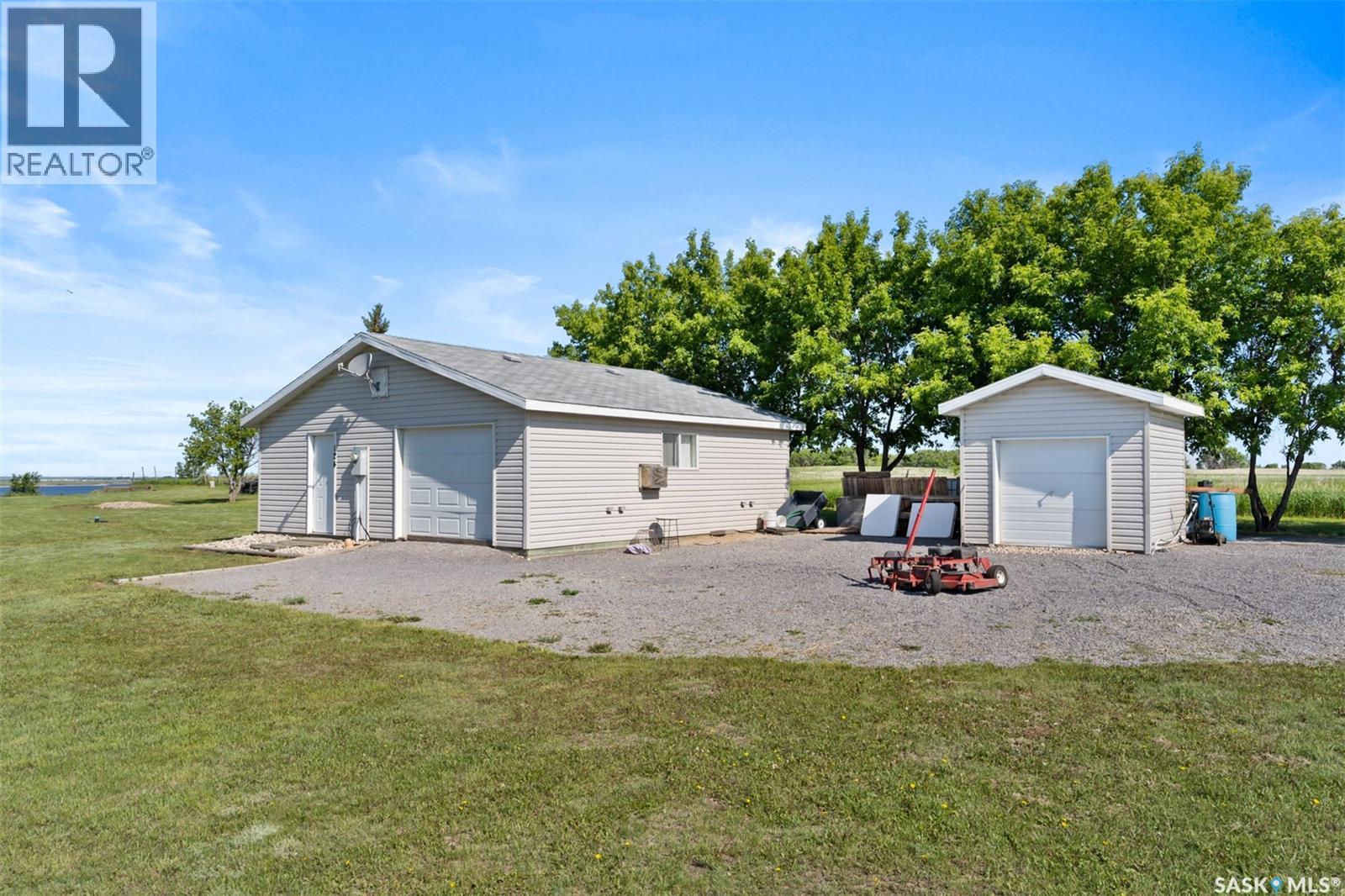 124 Merle Crescent Property Photo 6