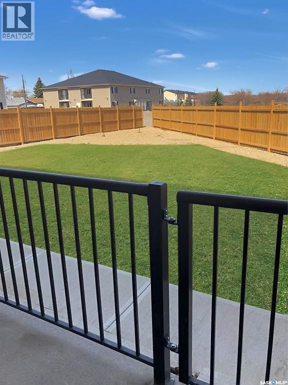 3 & 4 825 Gladstone Street E Property Photo 12