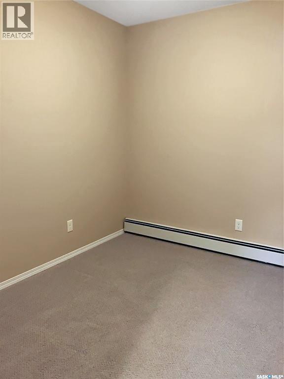 3 & 4 825 Gladstone Street E Property Photo 16
