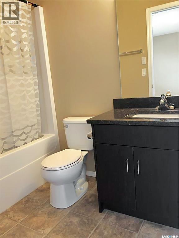 3 & 4 825 Gladstone Street E Property Photo 19