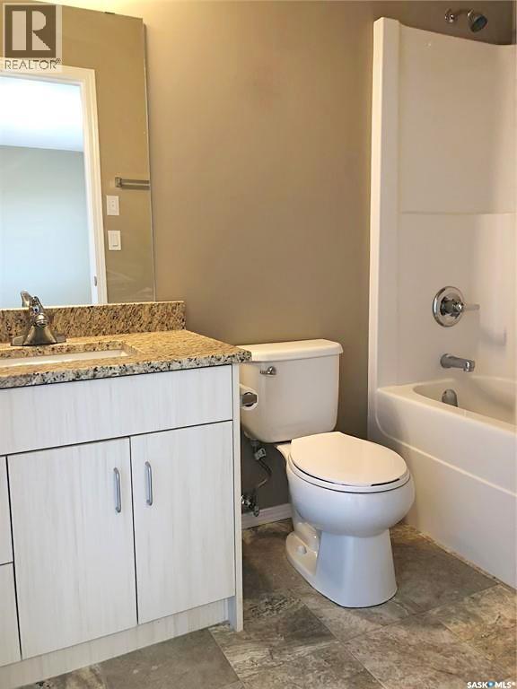 3 & 4 825 Gladstone Street E Property Photo 21