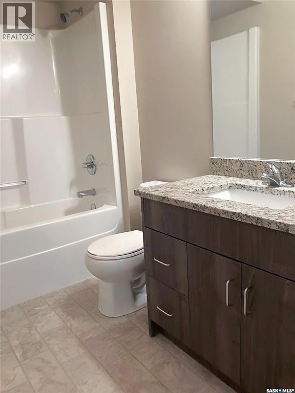 3 & 4 825 Gladstone Street E Property Photo 23