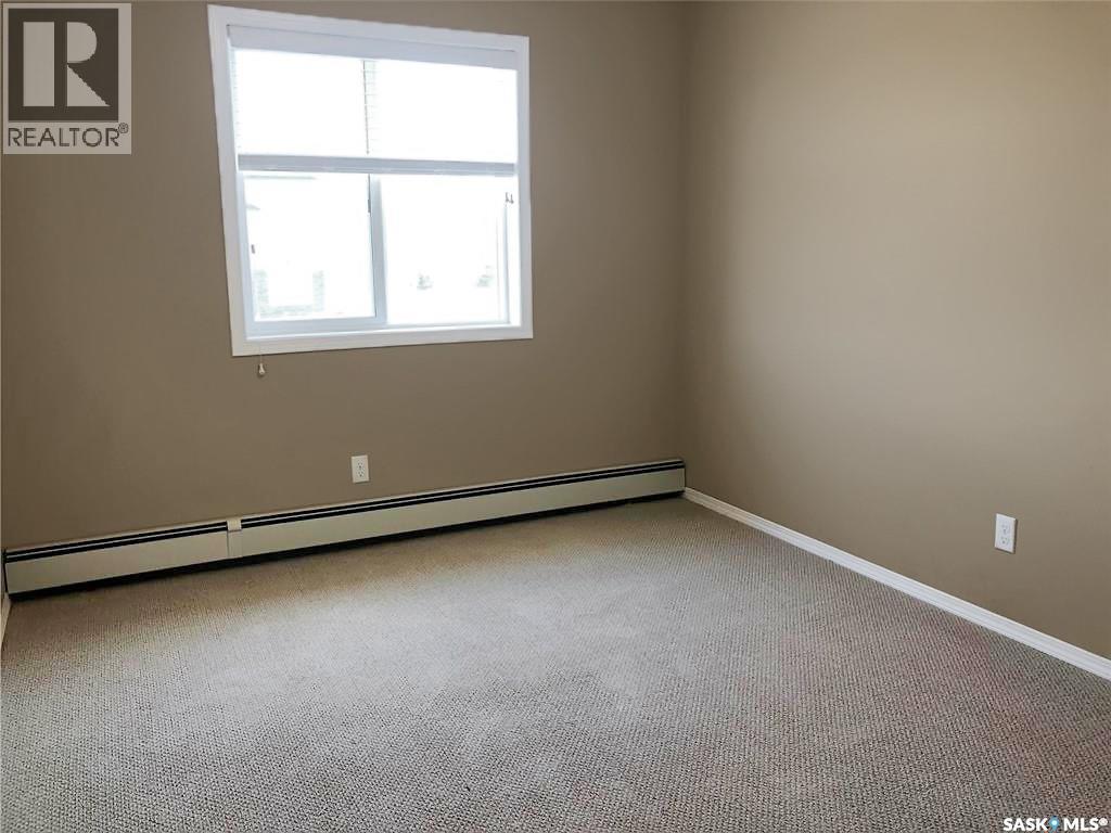 3 & 4 825 Gladstone Street E Property Photo 26