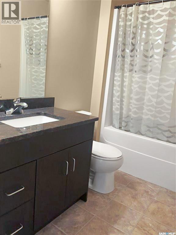 3 & 4 825 Gladstone Street E Property Photo 27