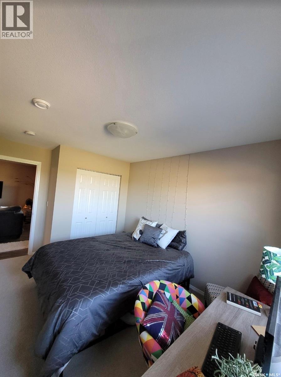 3 & 4 825 Gladstone Street E Property Photo 28