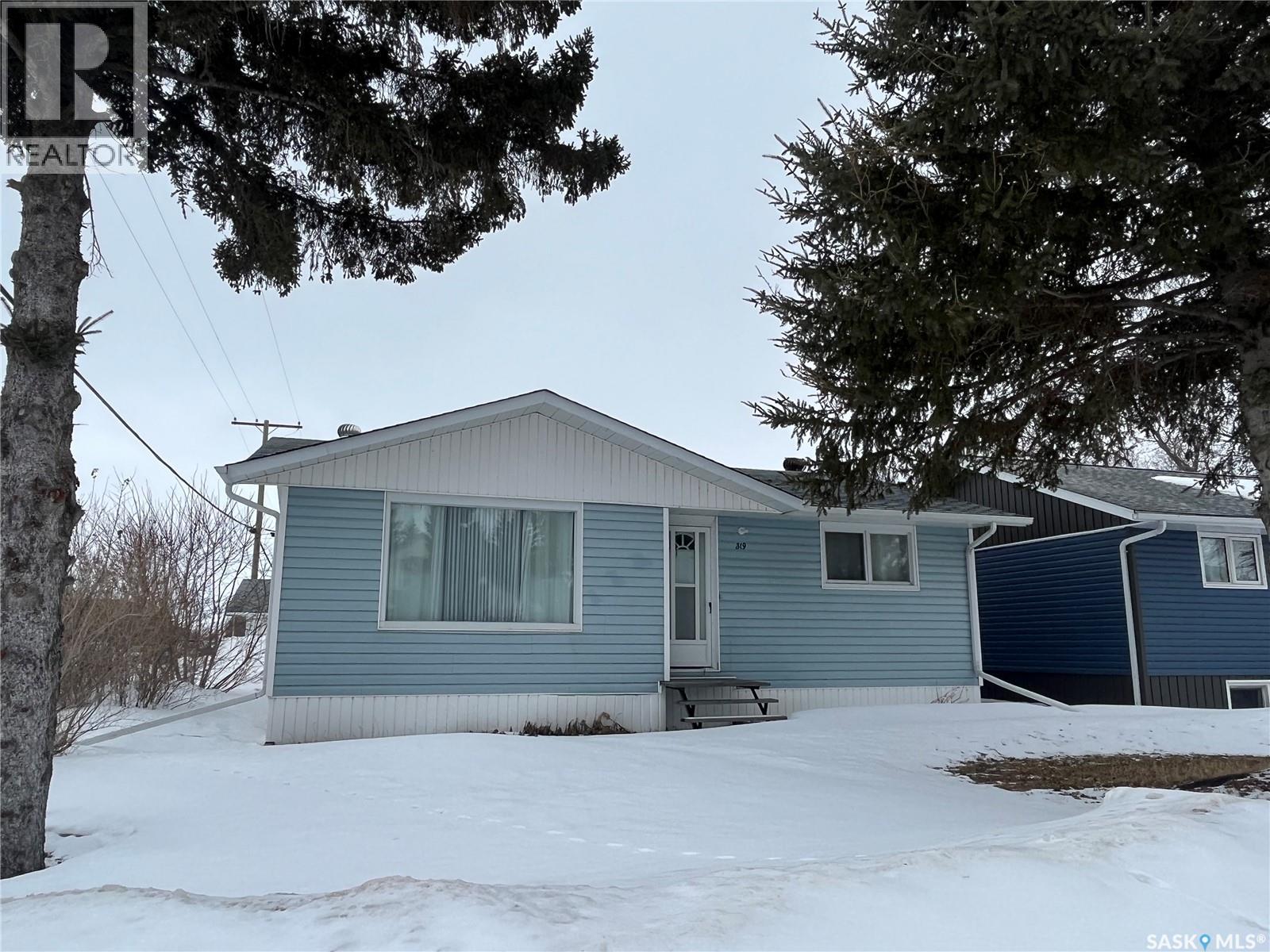 319 Pelly Street Property Photo 1