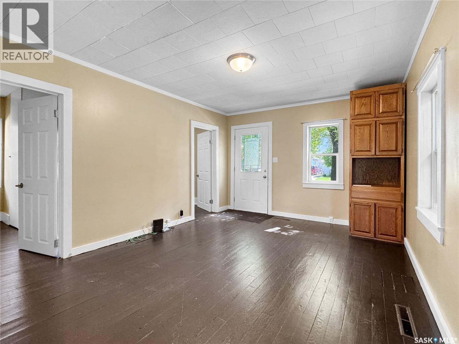 309 3rd Street W Property Photo 6