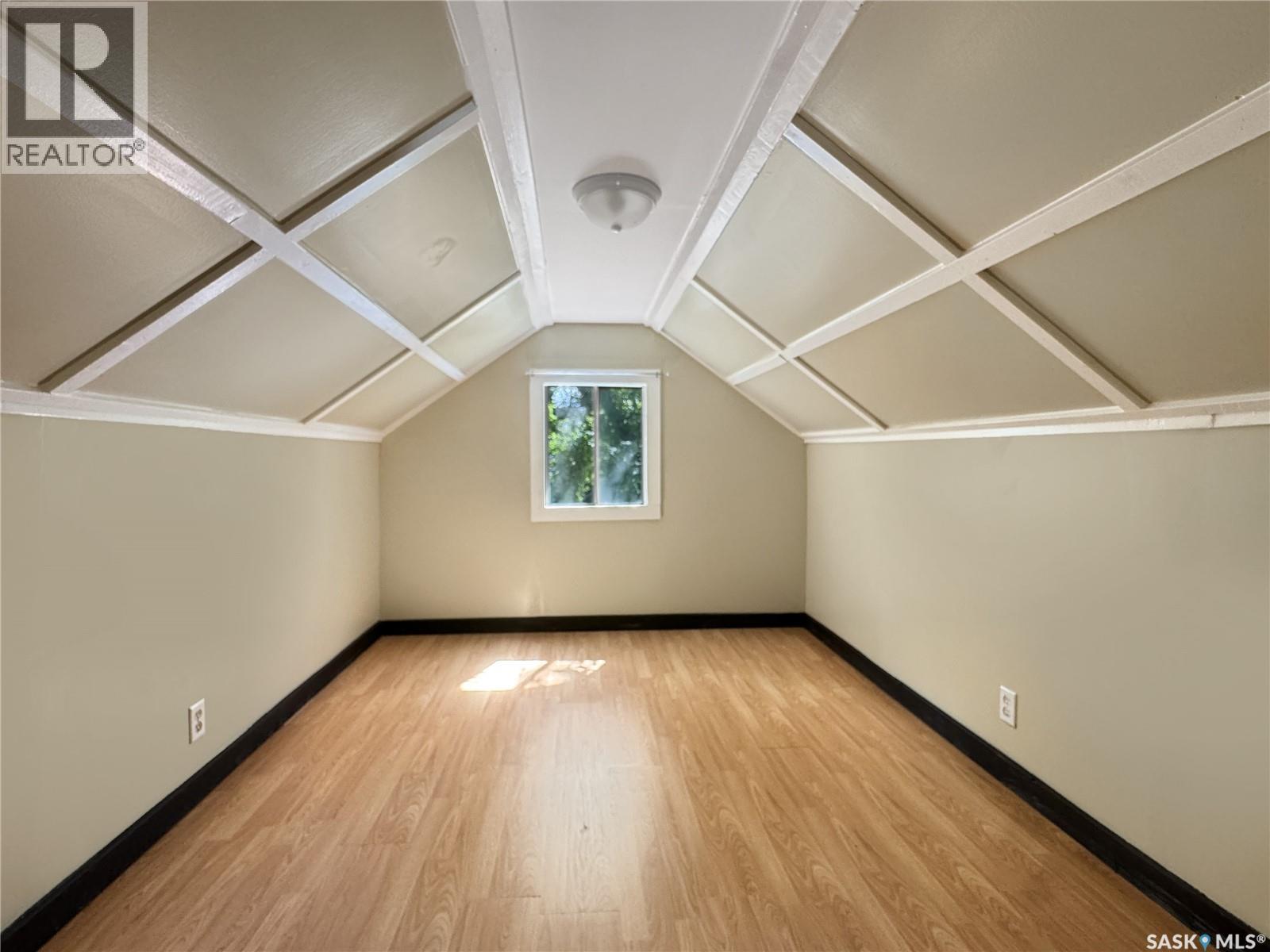 309 3rd Street W Property Photo 12