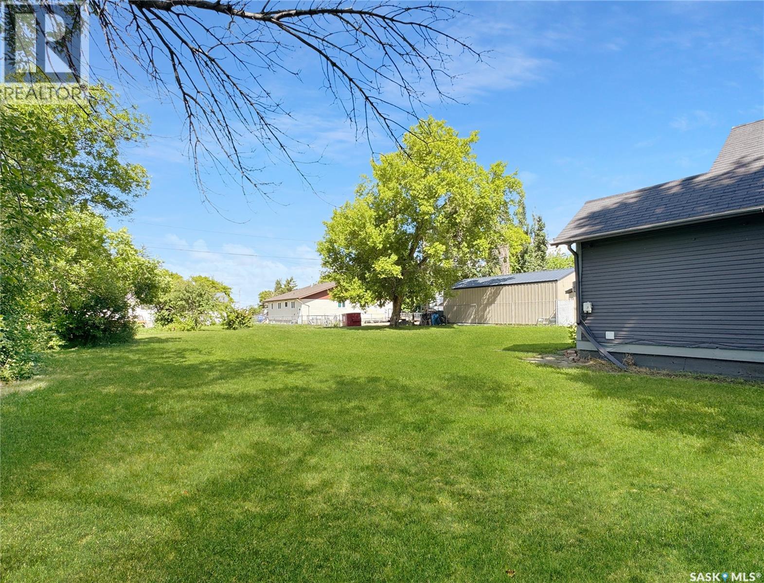 309 3rd Street W Property Photo 20
