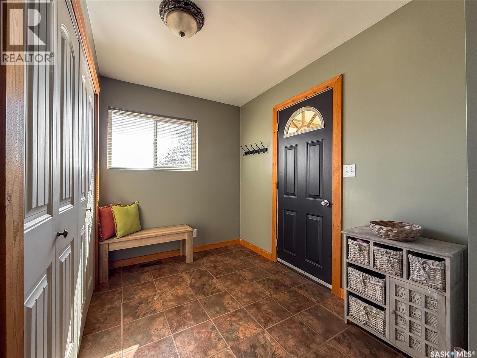 103 1st Street E Property Photo 2