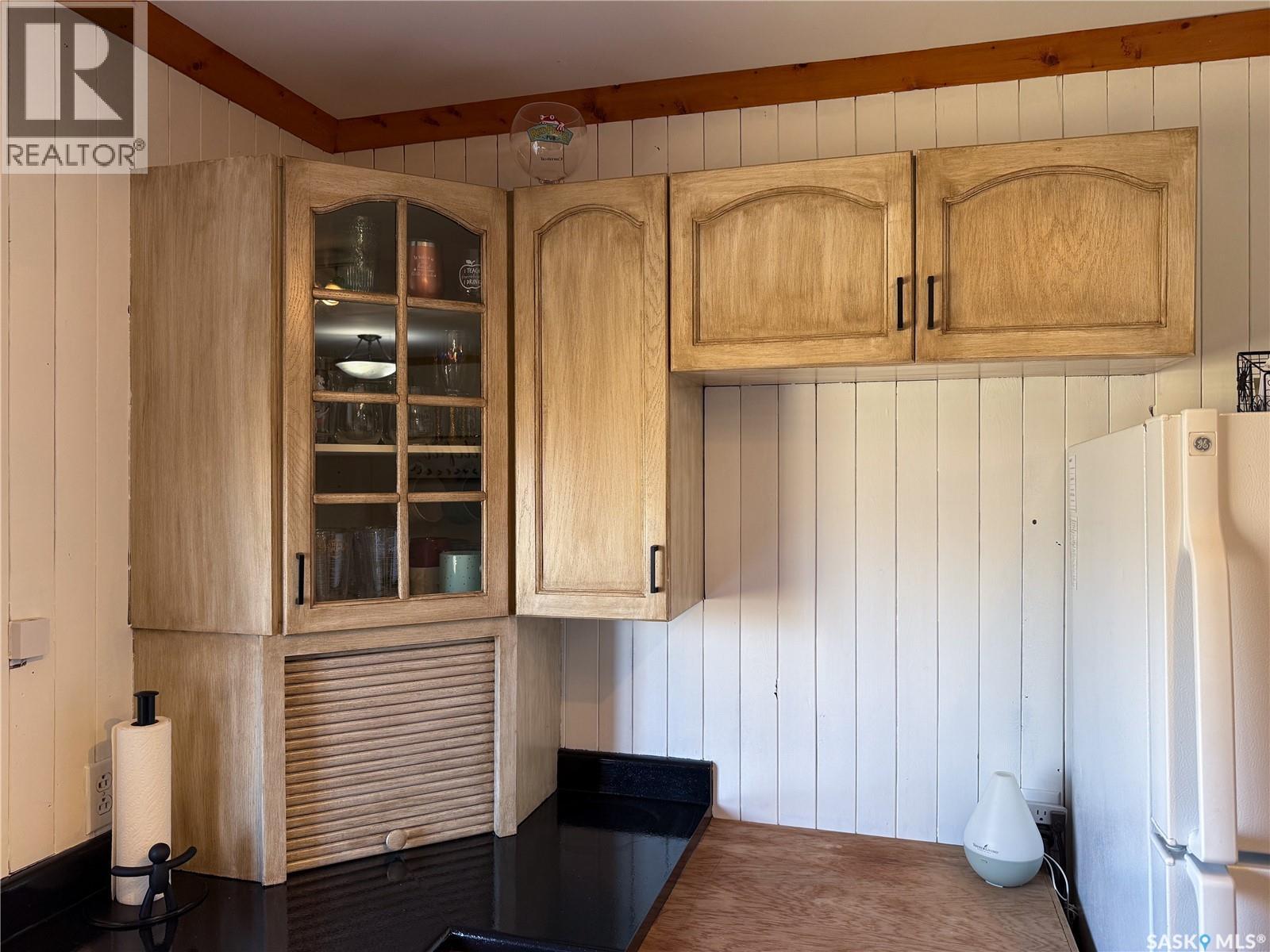 103 1st Street E Property Photo 8