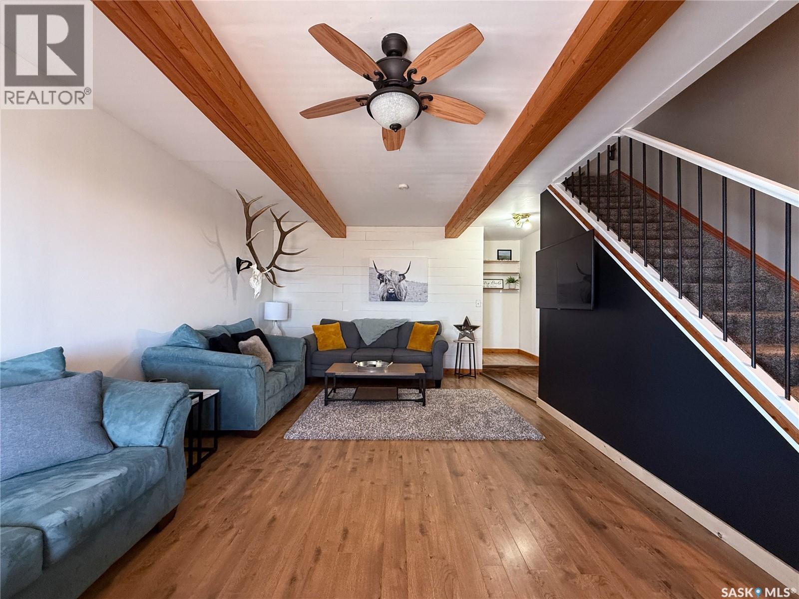 103 1st Street E Property Photo 12