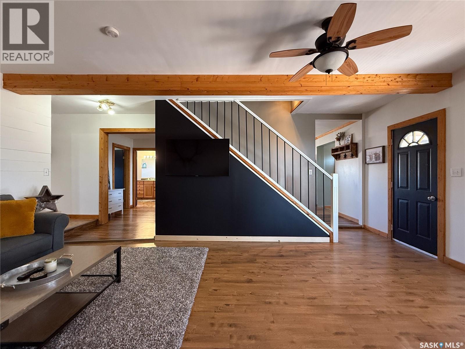 103 1st Street E Property Photo 13