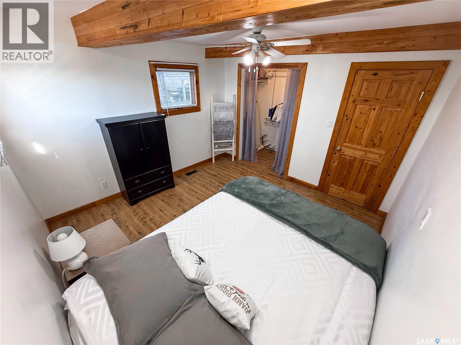 103 1st Street E Property Photo 16
