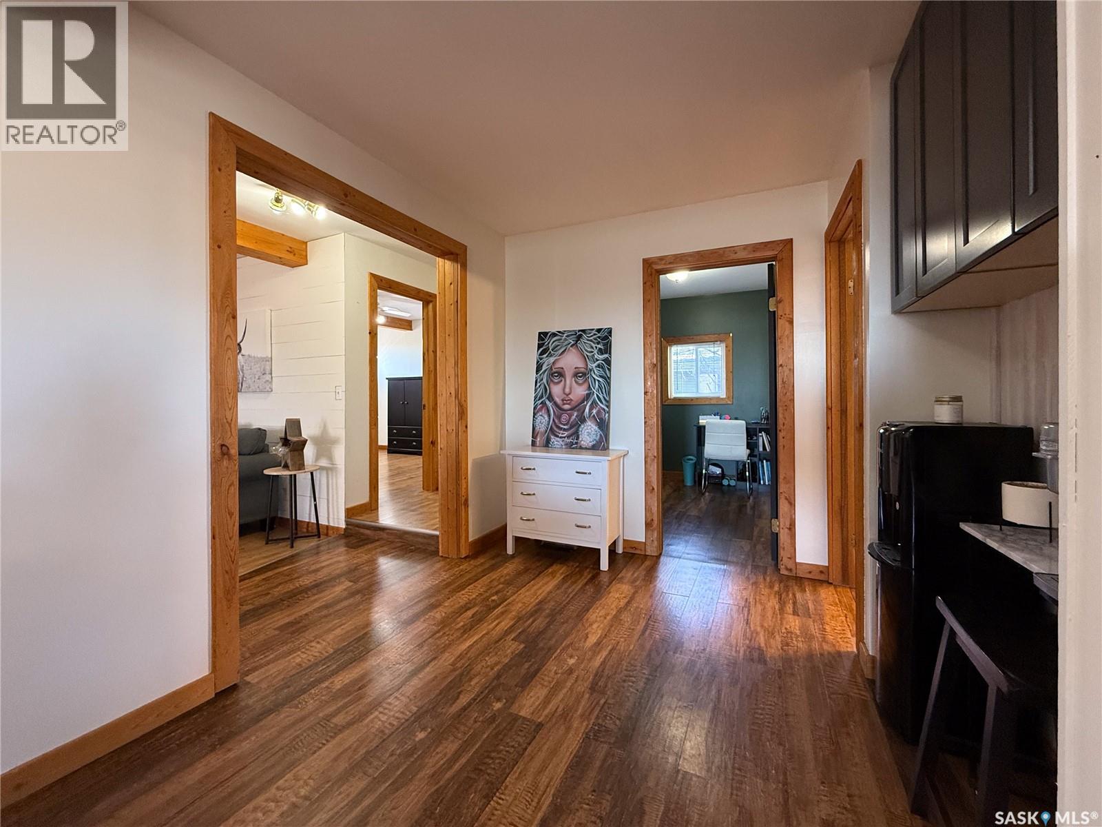 103 1st Street E Property Photo 18
