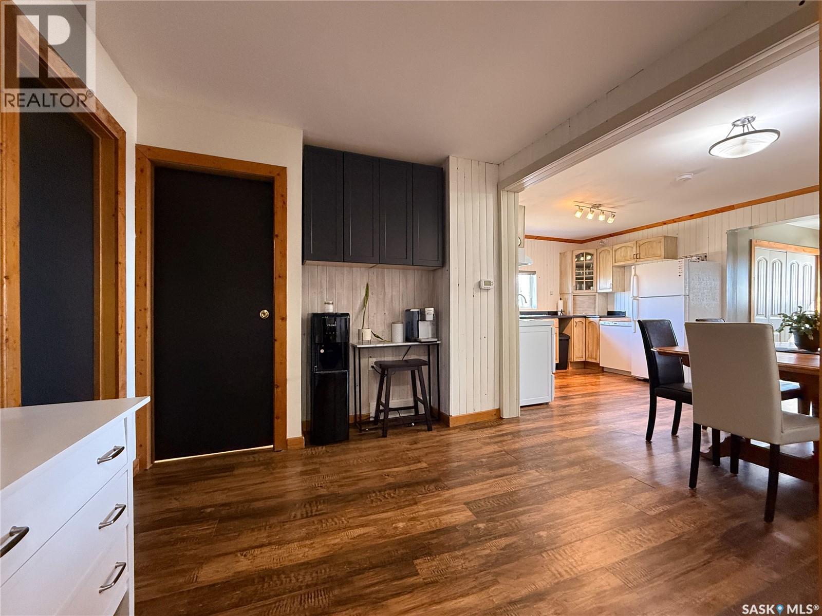 103 1st Street E Property Photo 19