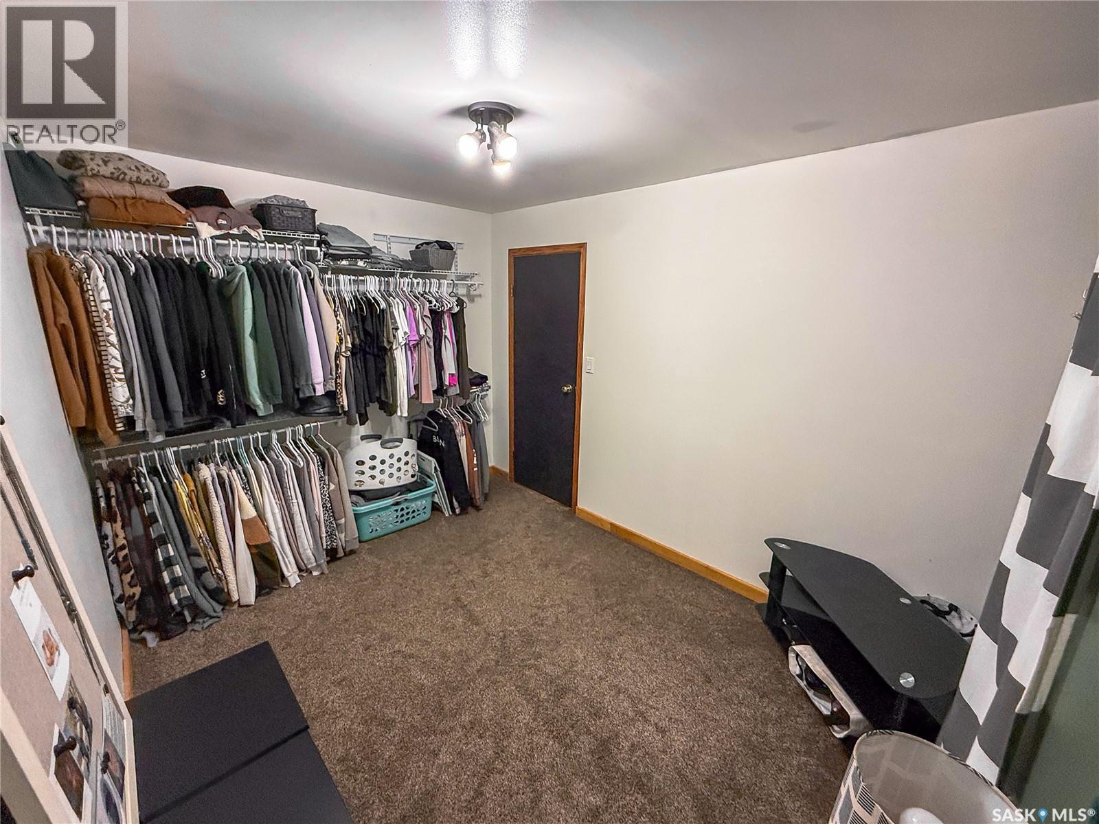 103 1st Street E Property Photo 29